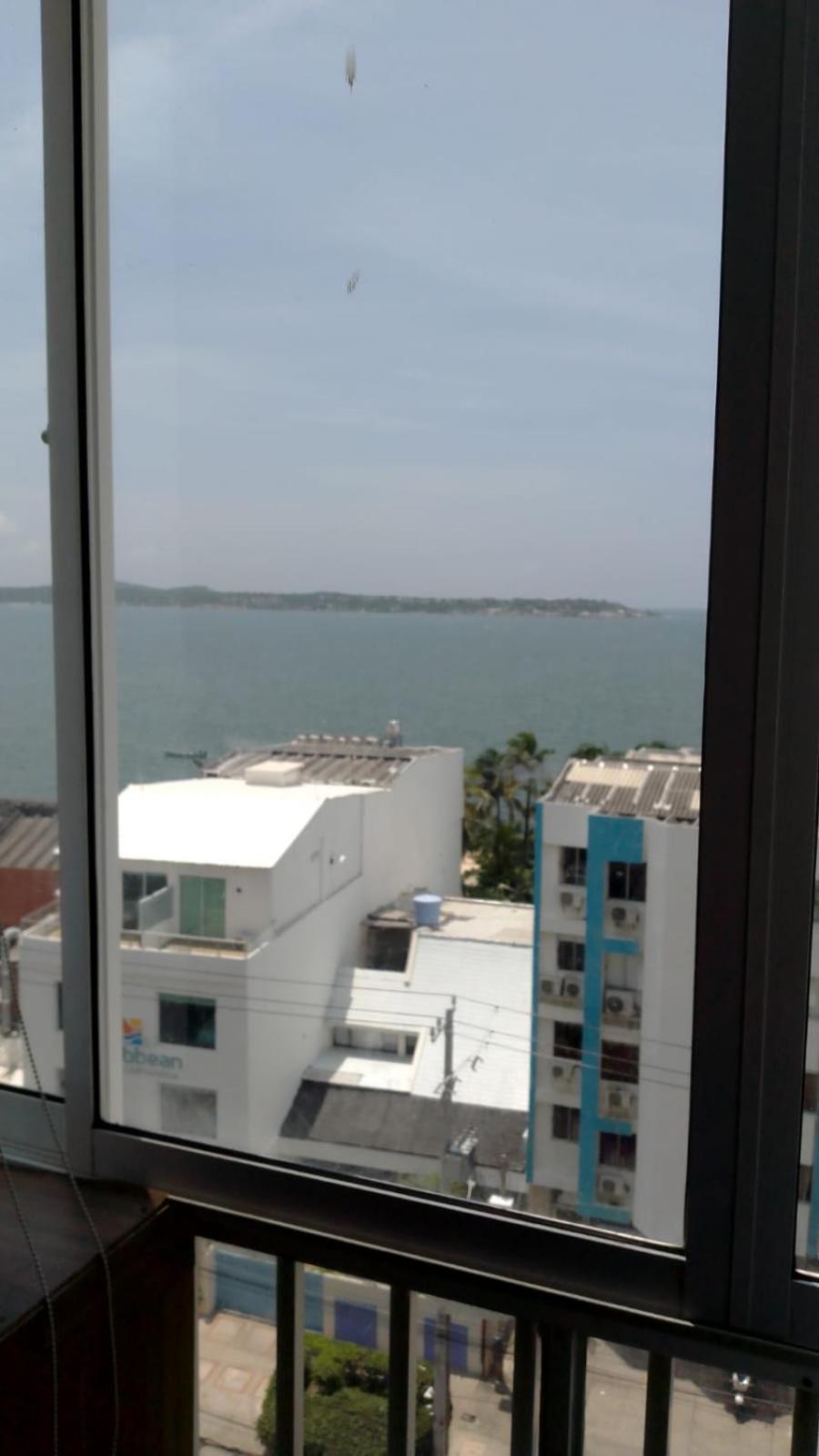 Entero Con Vista Al Mar